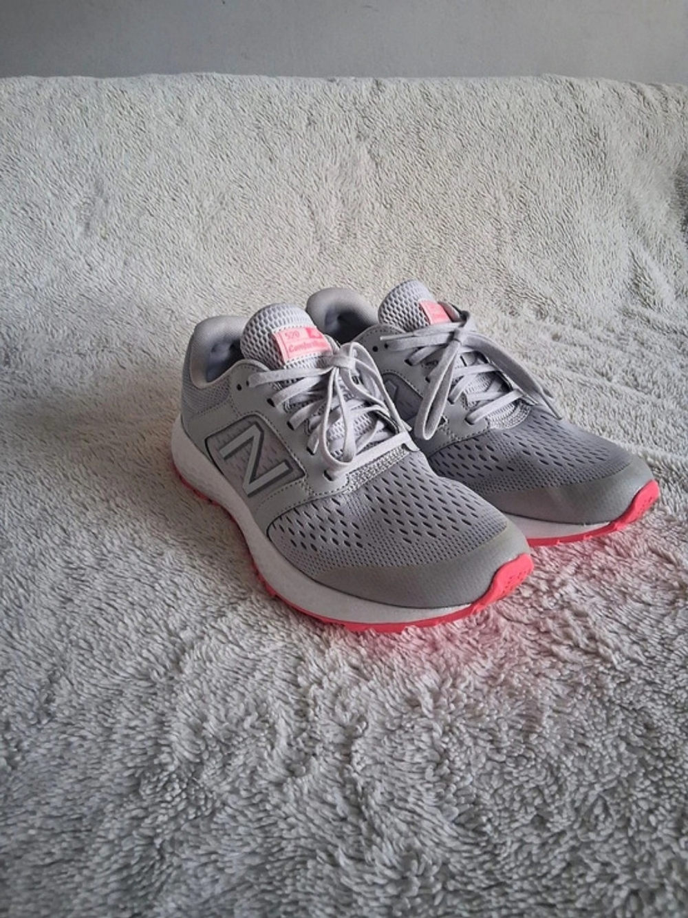 New Balance Fresh Foam 520 v5 Women's Gray & Pink US 9 D